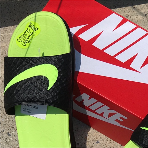 Last 5 Star rated NWT Nike Solarsoft 2 Volt Slides - Picture 3 of 8